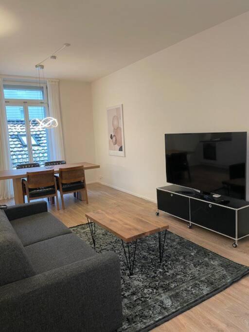 Elegant 2Br Apartment - Canal3 Zurich Extérieur photo